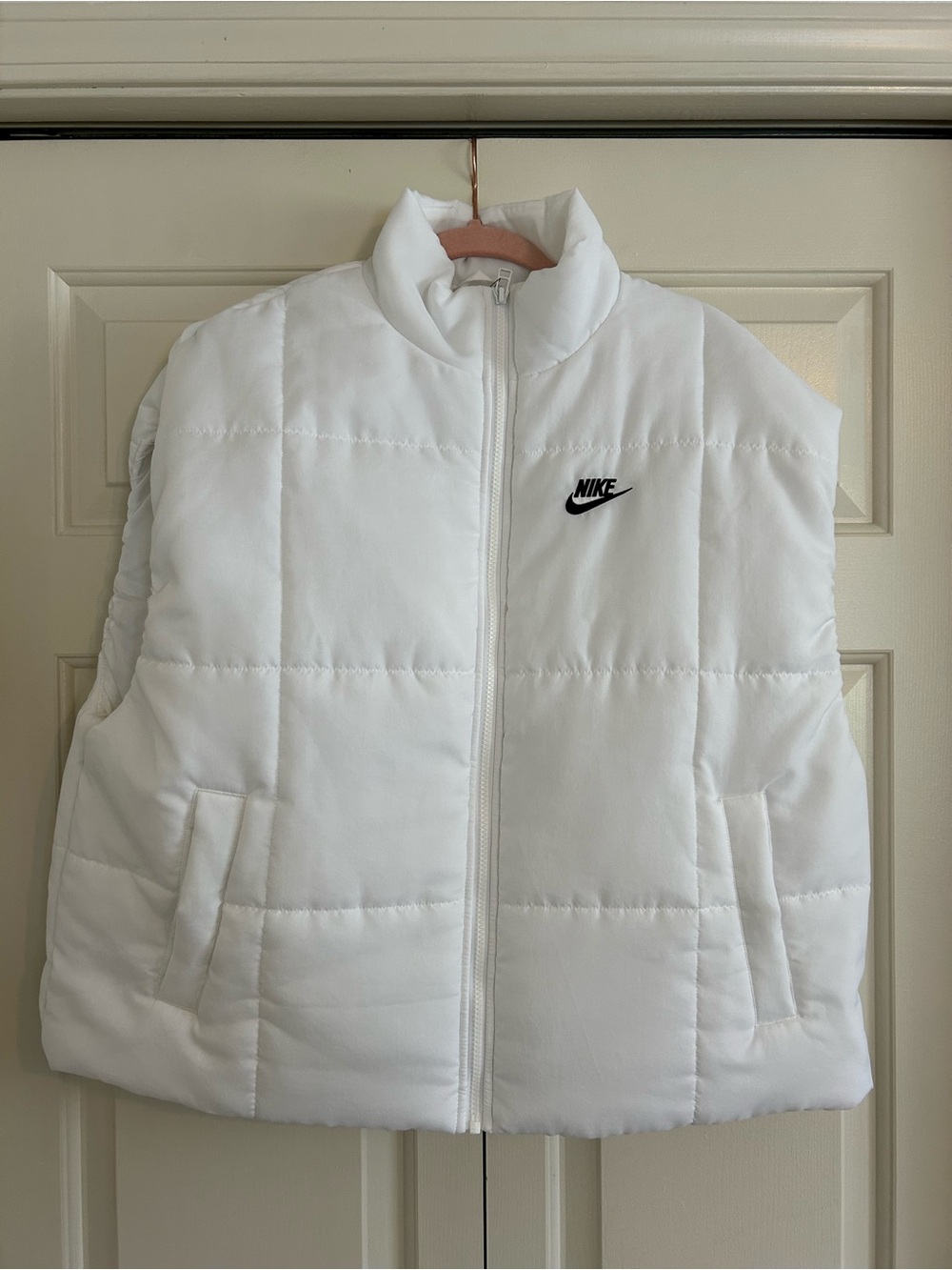 NWT Nike Classic Quilted Puffer Therma-Fit Loose Oversized Vest White - Small